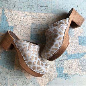 Sanita Ginger Wood Giraffe Print Backless Clog 40